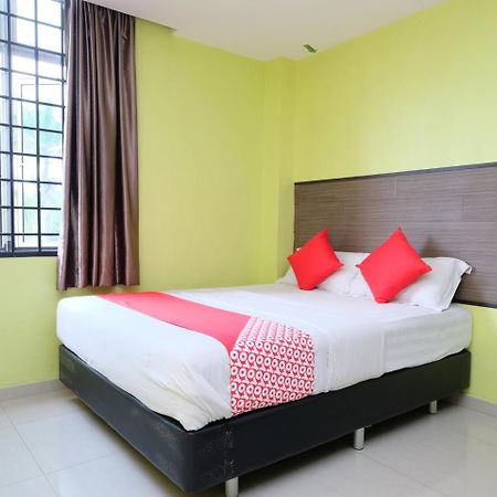 Hotel De' Tees, Masai Utama Pasir Gudang Exterior photo