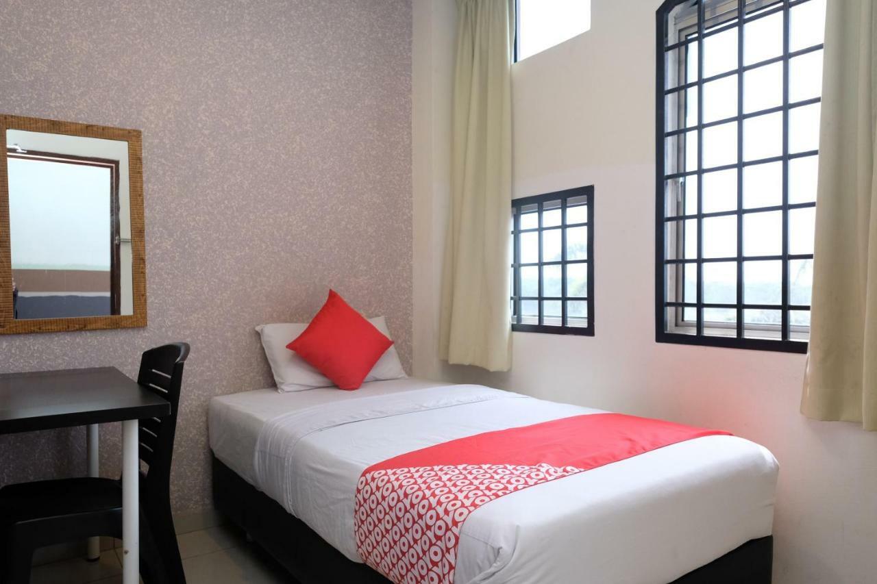 Hotel De' Tees, Masai Utama Pasir Gudang Exterior photo